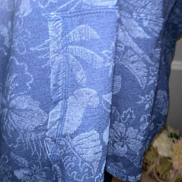 TOMMY BAHAMA NAVY & WHITE HOODIE- SIZE LARGE - Picture 4 of 4